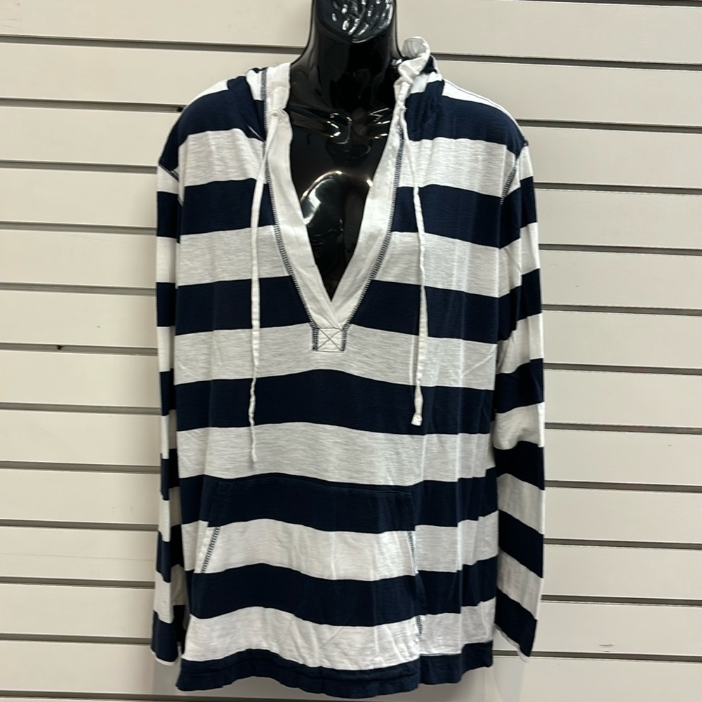 Bass hooded top